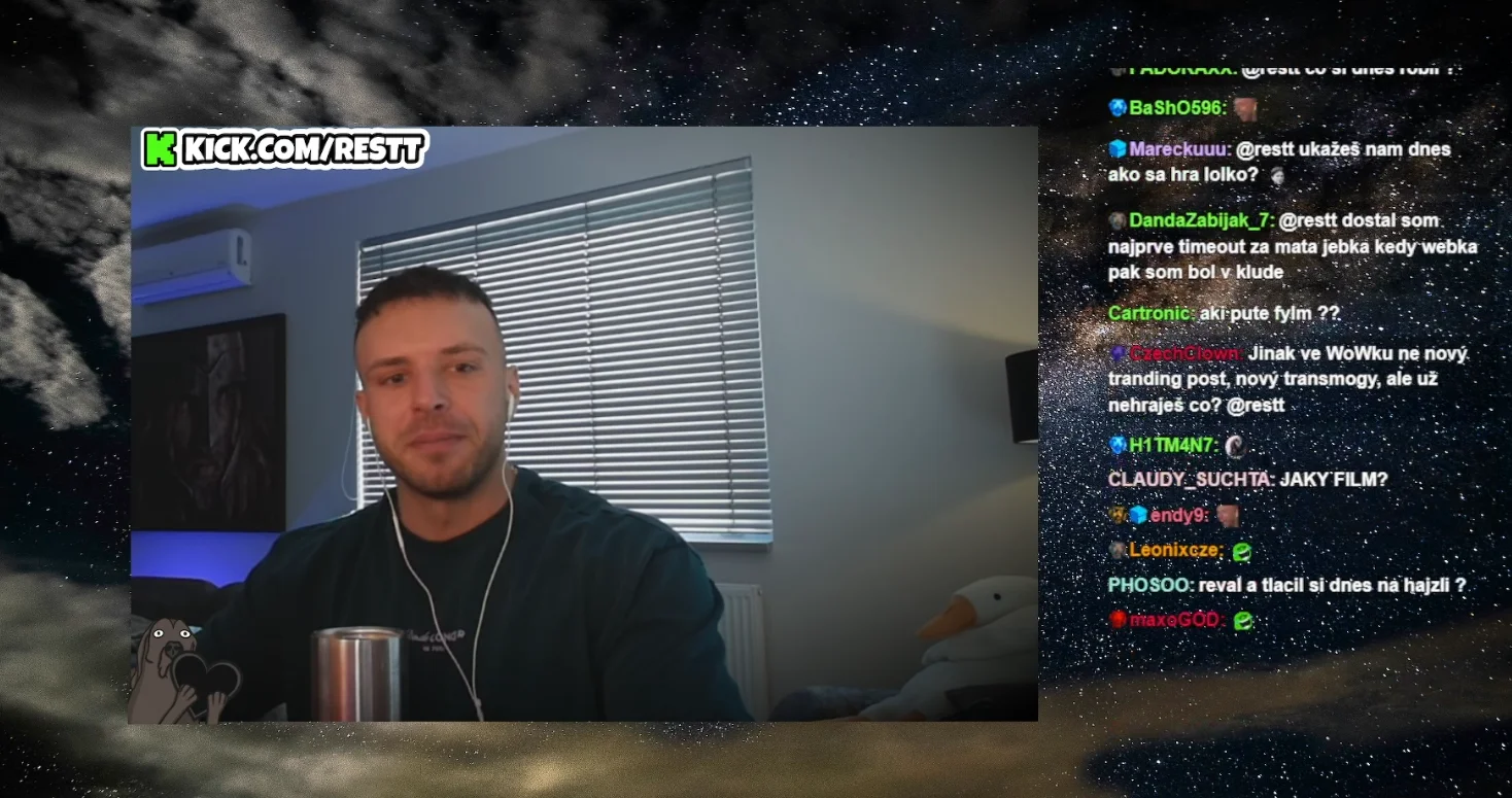 Restt (Michal Adámik) počas live streamu